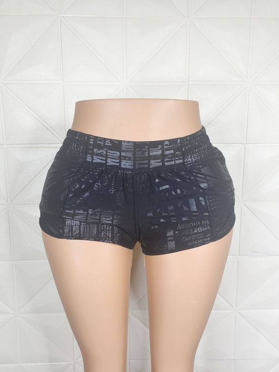 lululemon athletica Pants - Lululemon 6 Manifesto Black Hotty Hot LR 2.5 Hotty Hot Shorts